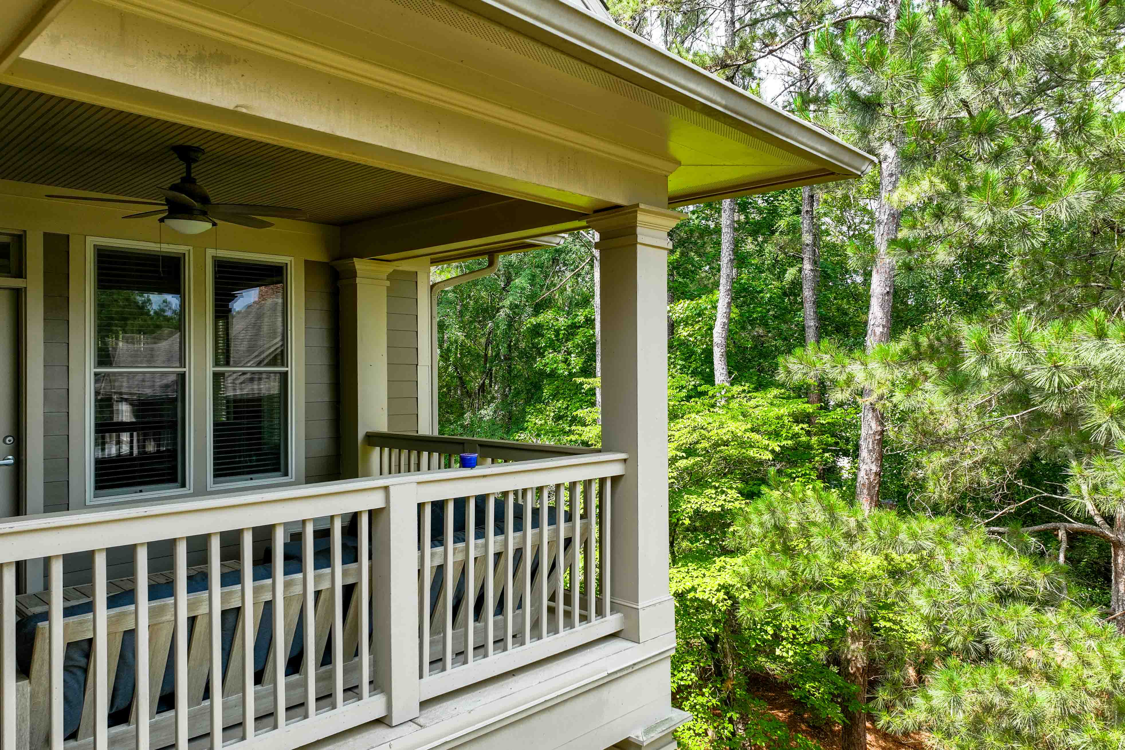 1010F Tailwater image 26